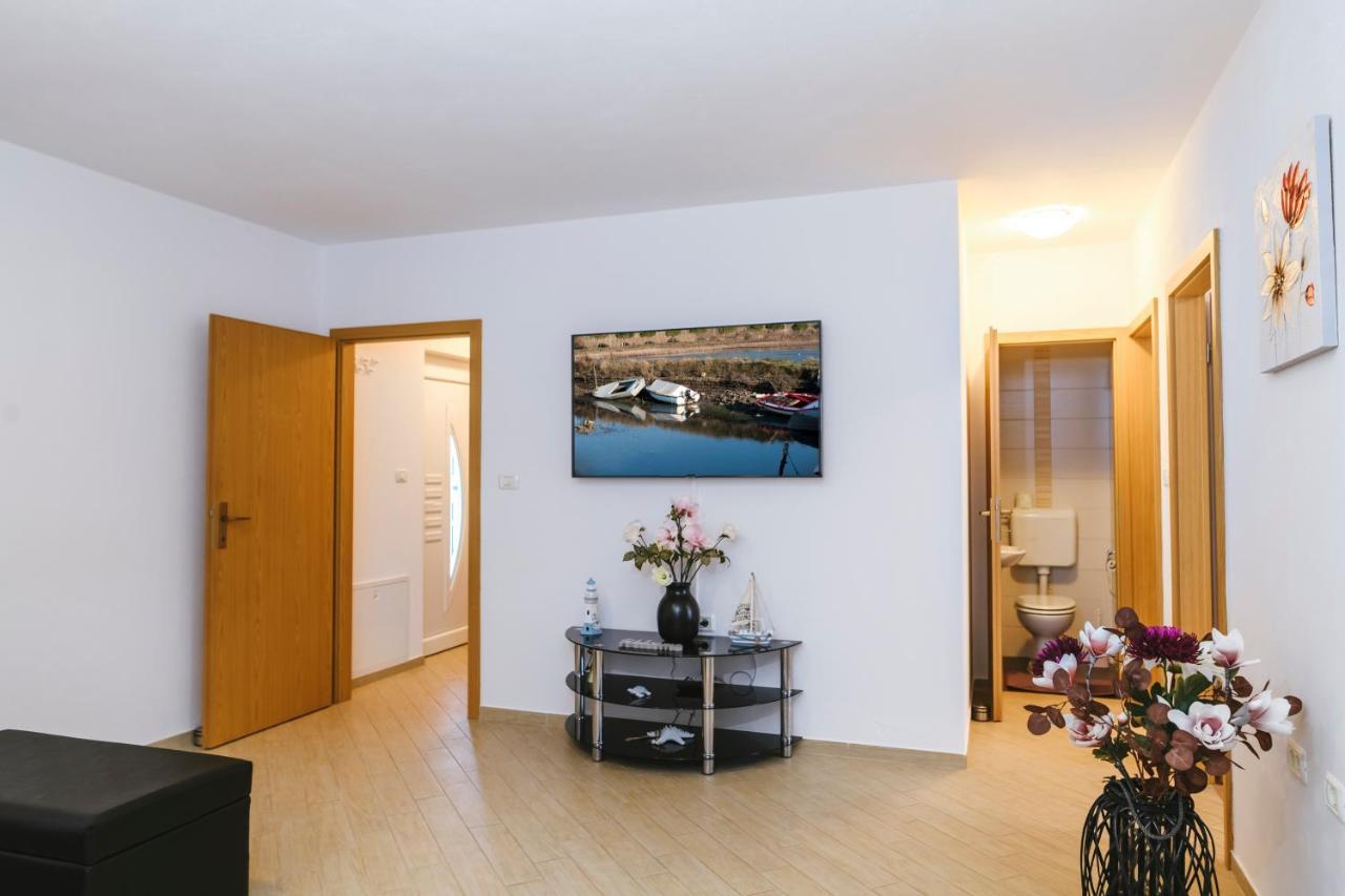 קופר Apartments Mirela מראה חיצוני תמונה